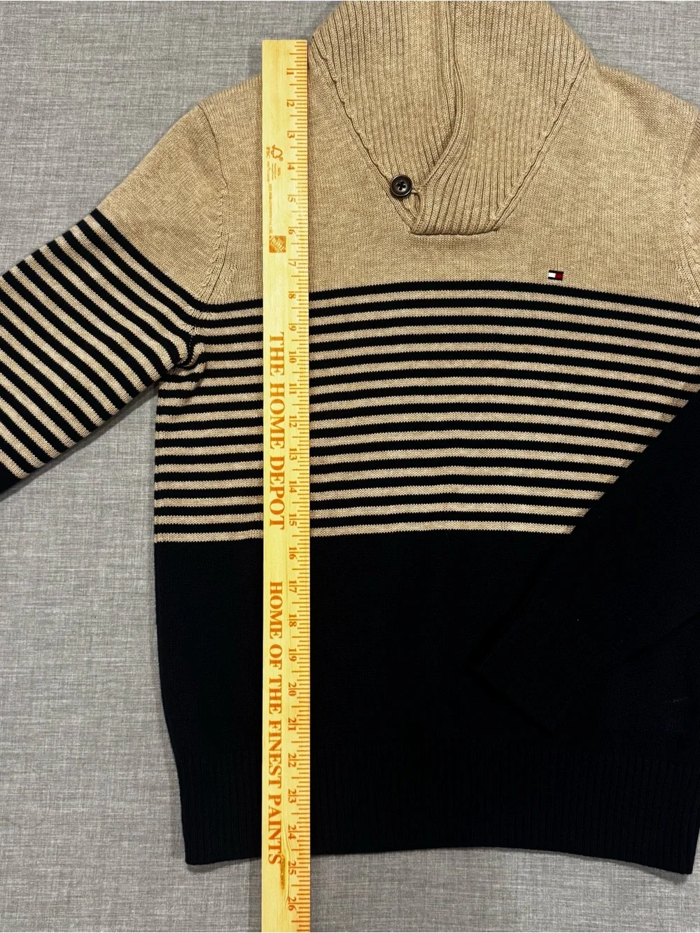 Tommy Hilfiger Men’s XS Tan Blue Sweater Pullover Knit Casual Classic Style